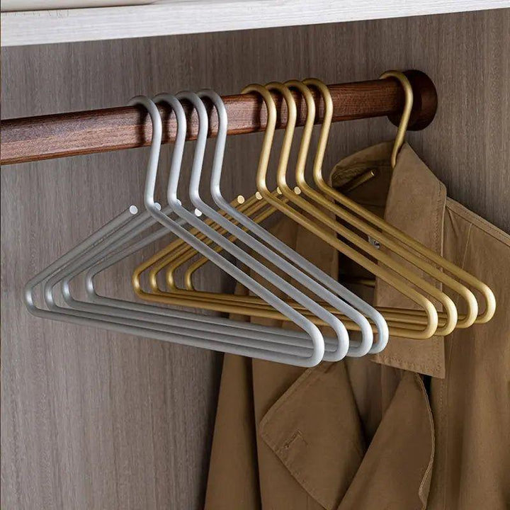 Luxury Non-Slip Clothes Hangers – Closura