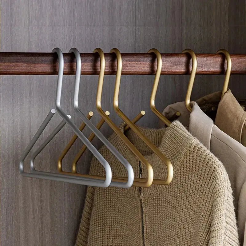 Luxury Non-Slip Clothes Hangers – Closura