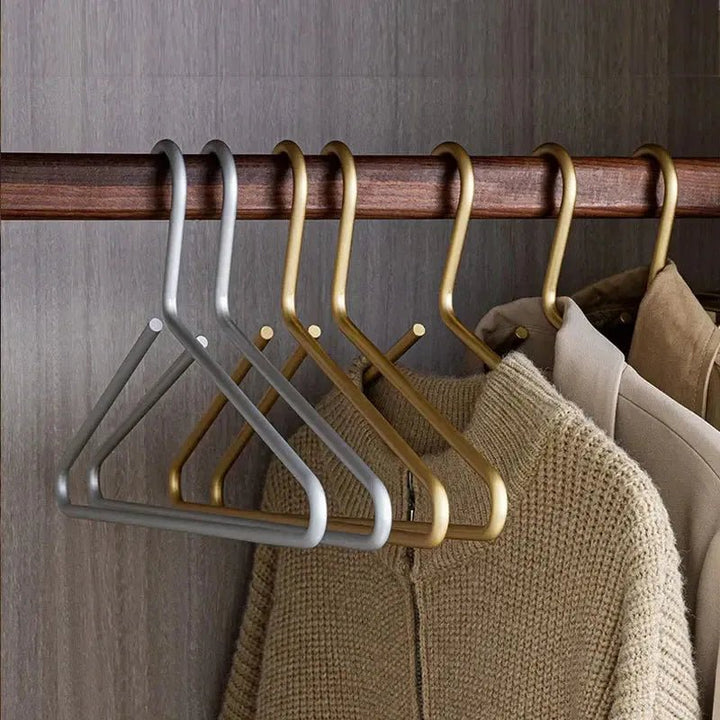 Luxury Non-Slip Clothes Hangers – Closura