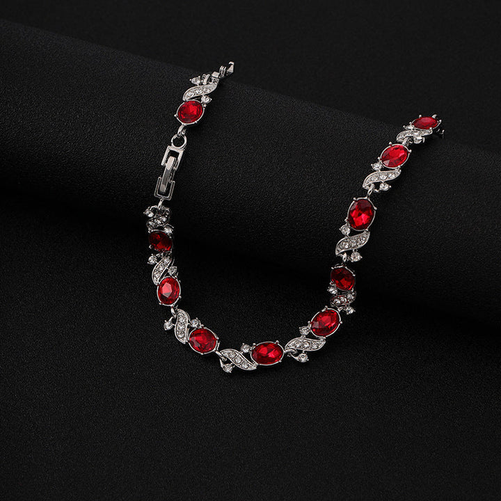 Elegant bracelet with refined details