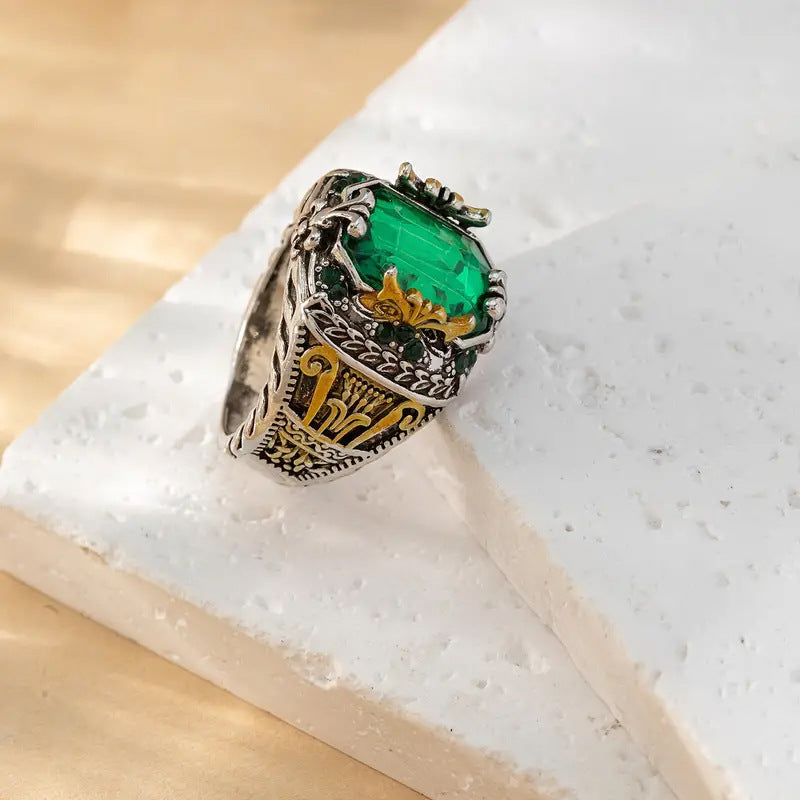 Soft mixed gold ring with refined details