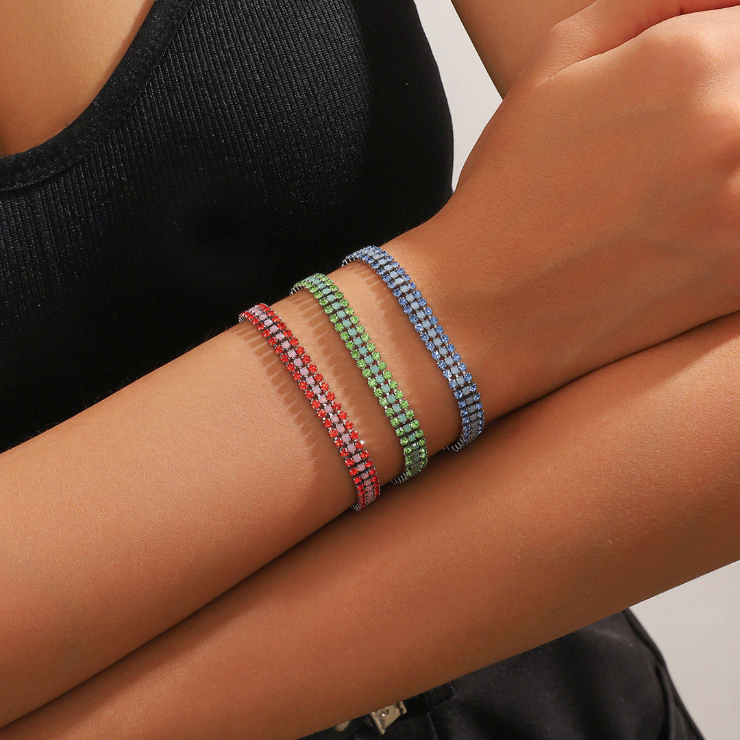 Elegant white gold bracelet with refined shine