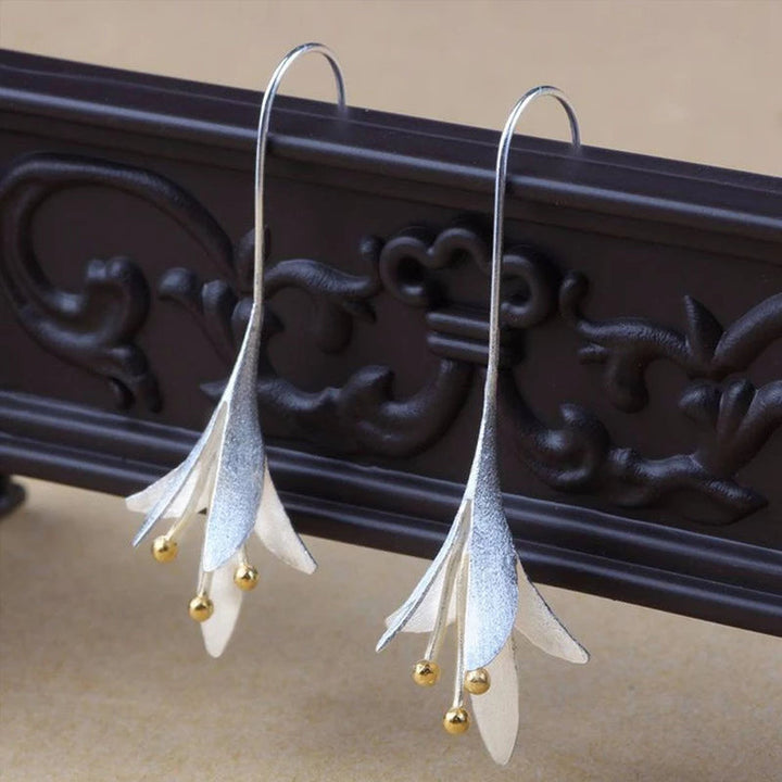Blossom - silver flower earrings