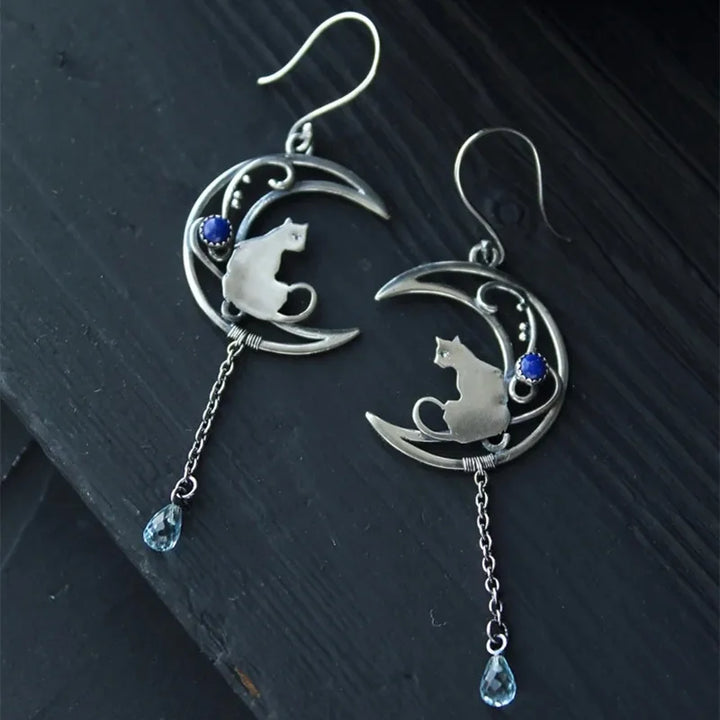 Moonlight Cat Earrings – Vintage Half-Moon Design with Lapis Lazuli Gemstone
