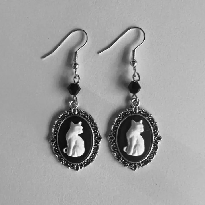 Vintage White Cat Earrings – Silver Frame Jewellery for Women