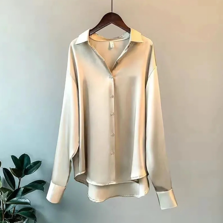 Luxurious Silk Blouse – Elegance and Versatility for Every Occasion