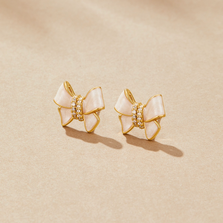 Elegant crystal earrings with a refined bow