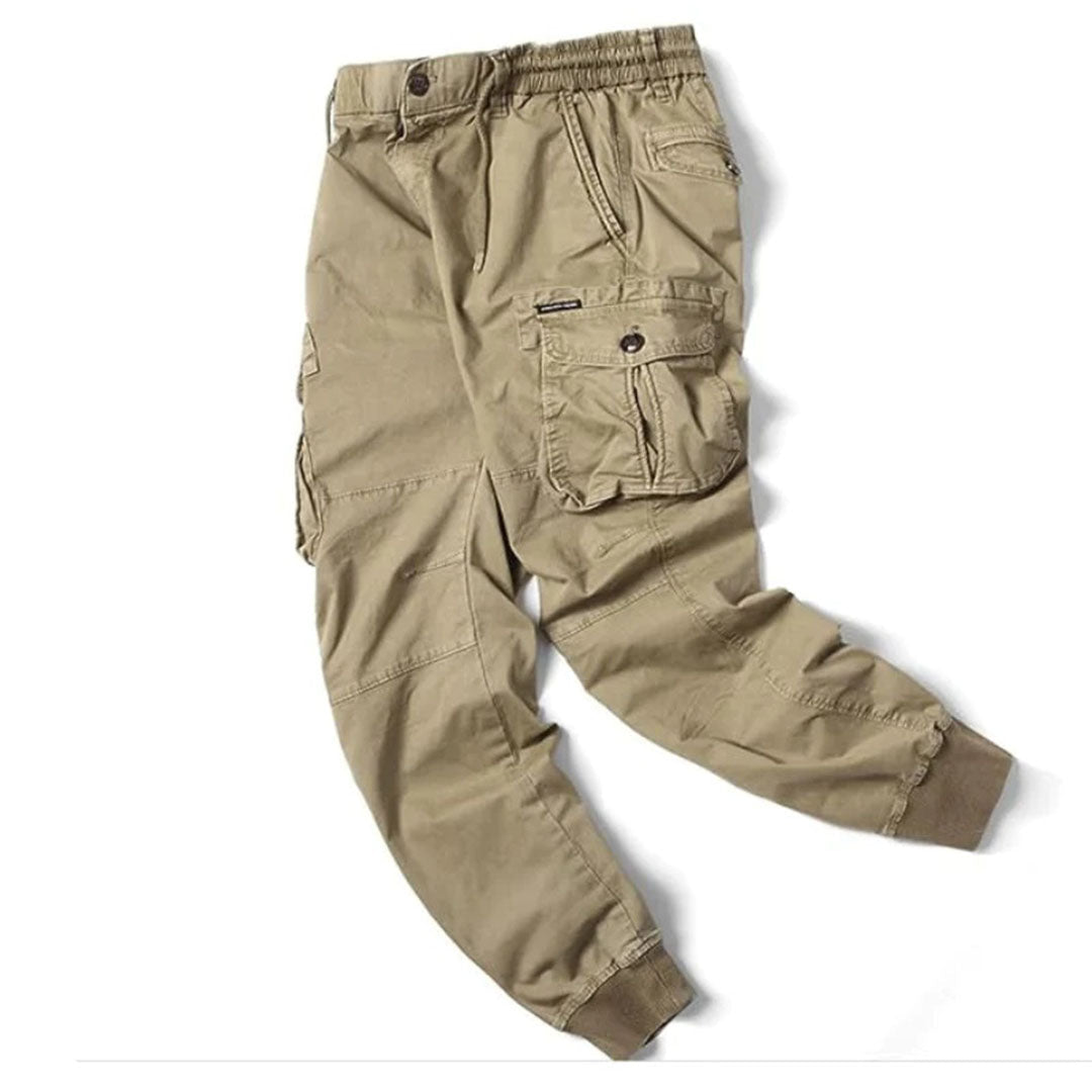 https://cdn.shopify.com/s/files/1/0878/4406/1529/files/VANGUARD-Langecargobroekvoorheren_3783f0de-cd2d-46a4-ad8b-30c4e3f81b5e.jpg?v=1772202271