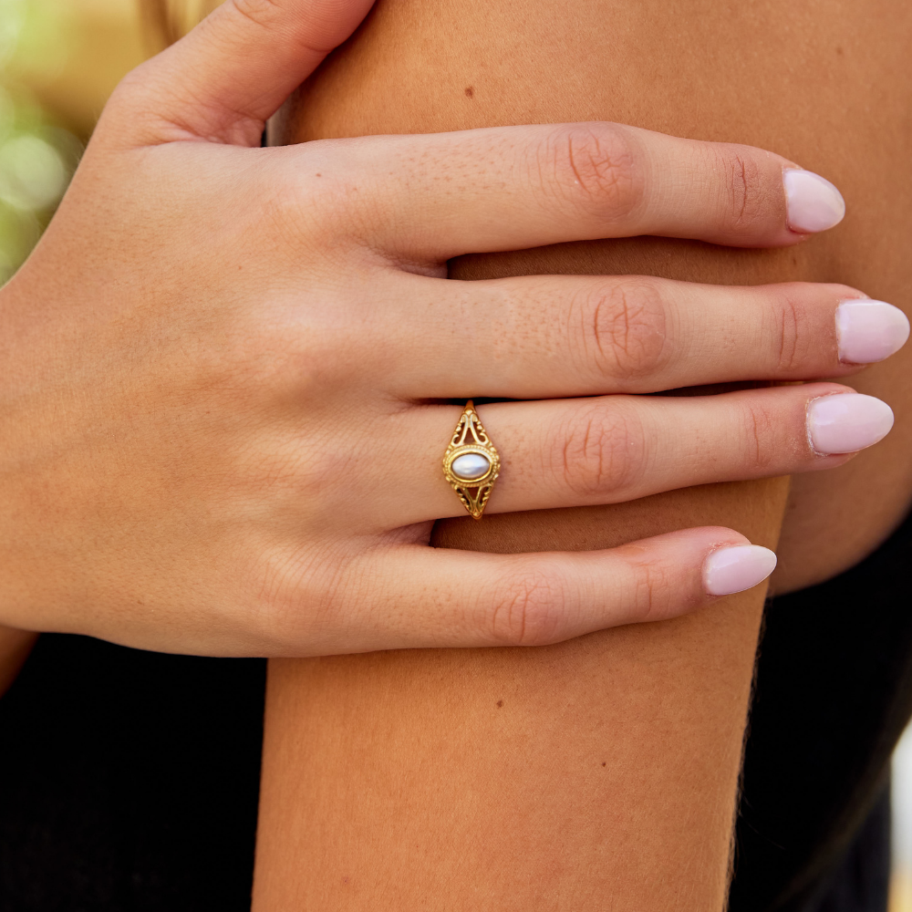 Elegant pearl ring in vintage style