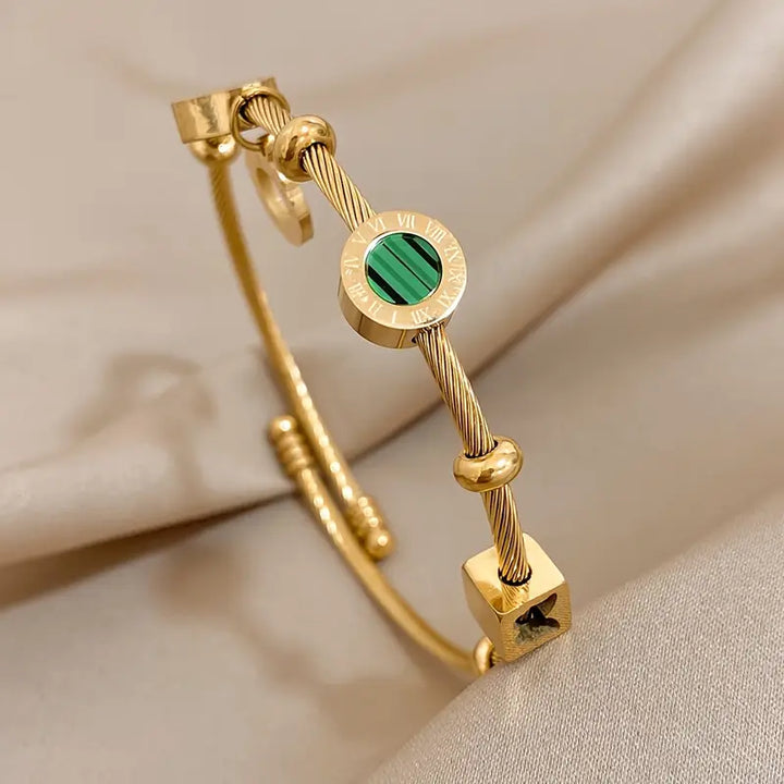 Refined Gold Bracelet with Subtle Details