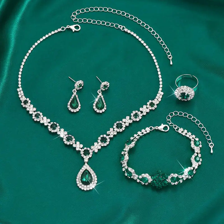 Elegant white gold jewellery set with refined details