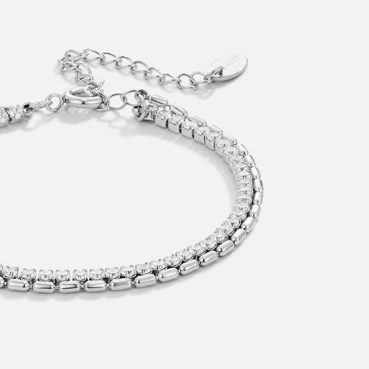 Elegant silver bracelet with sparkling crystals