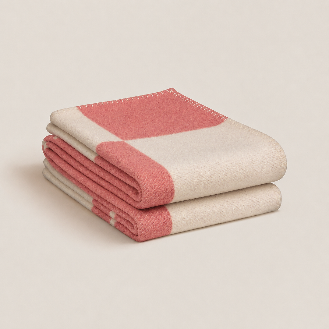 Elegant Wool and Cashmere Blanket for a Luxury Home