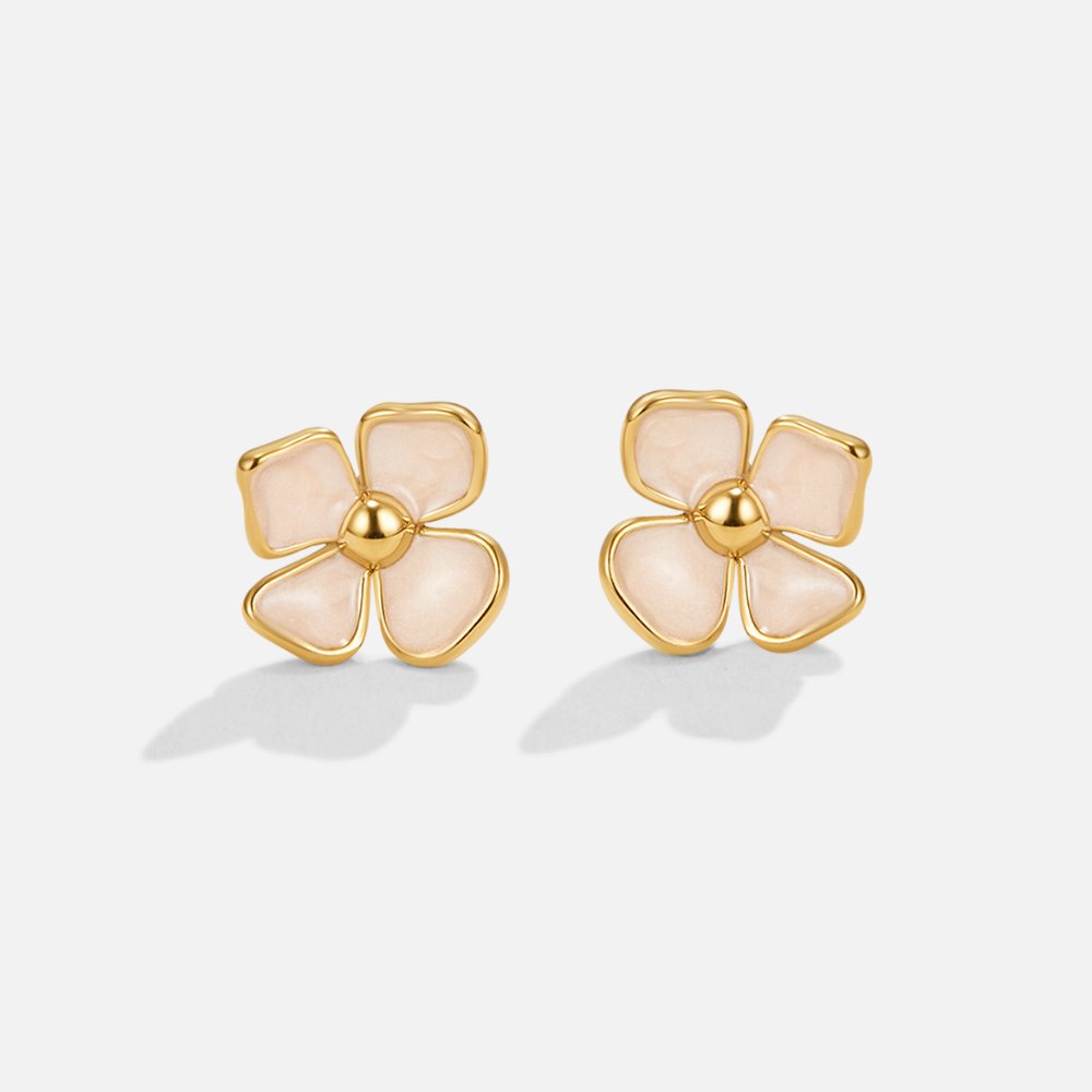 Elegant pearl earrings