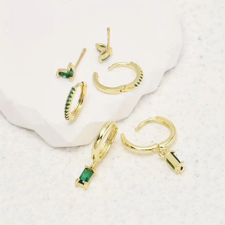 Elegant Gold Earrings with Refined Details