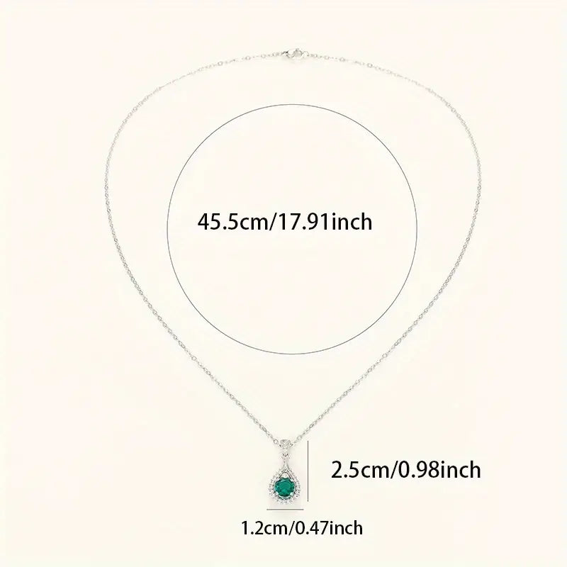 Elegant white gold necklace with refined hanging link
