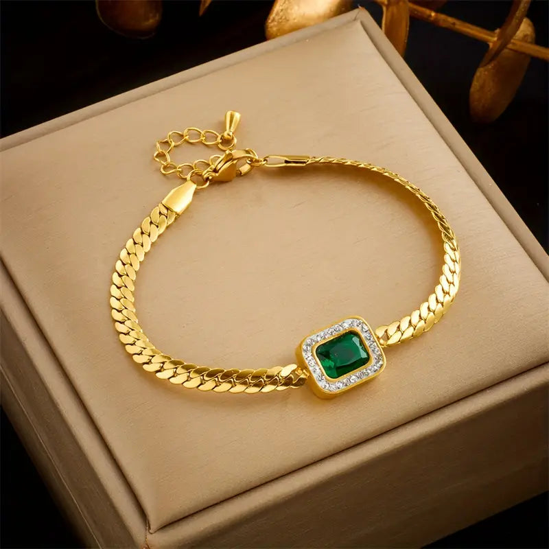Elegant Gold Bracelet with Refined Details