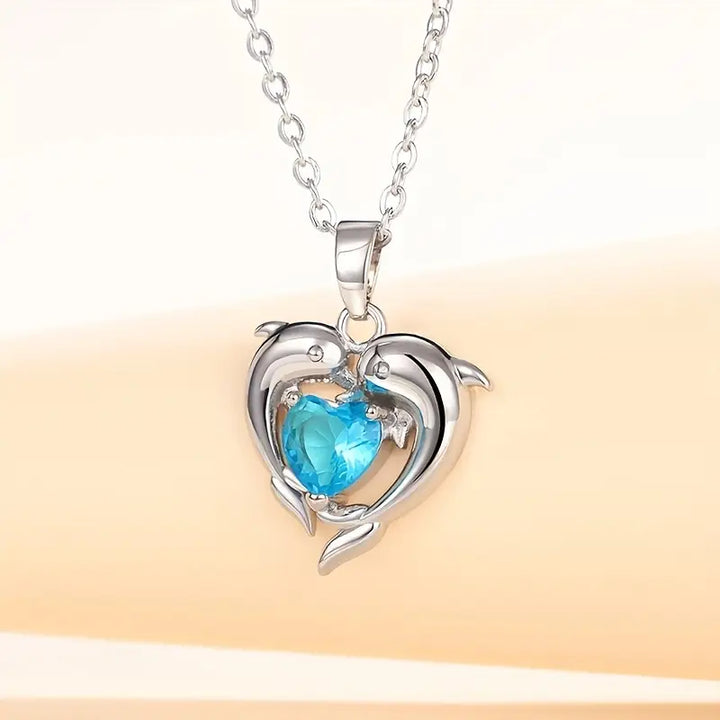 Soft Waves white gold necklace with little heart