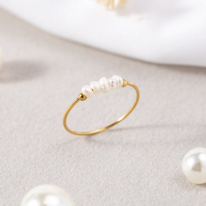 Elegant freshwater pearl ring
