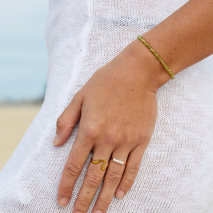 Elegant freshwater pearl ring in silver