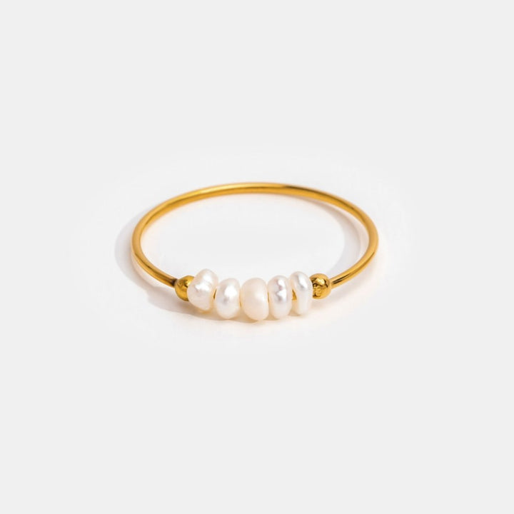 Elegant freshwater pearl ring in silver