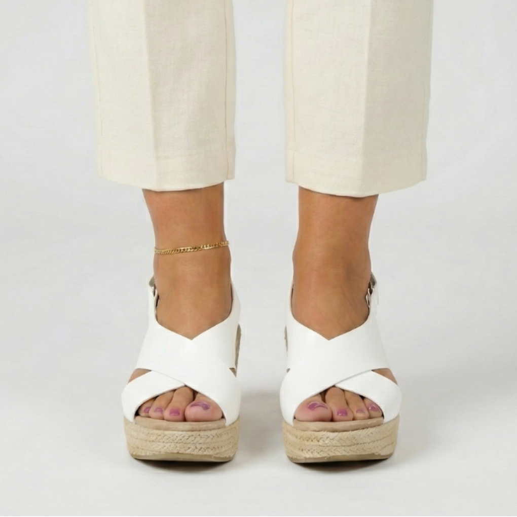 https://cdn.shopify.com/s/files/1/0878/4406/1529/files/comfortable-orthopedic-wedge-espadrilles-clara-black-4-state_of_style-6_3.png?v=1777503888