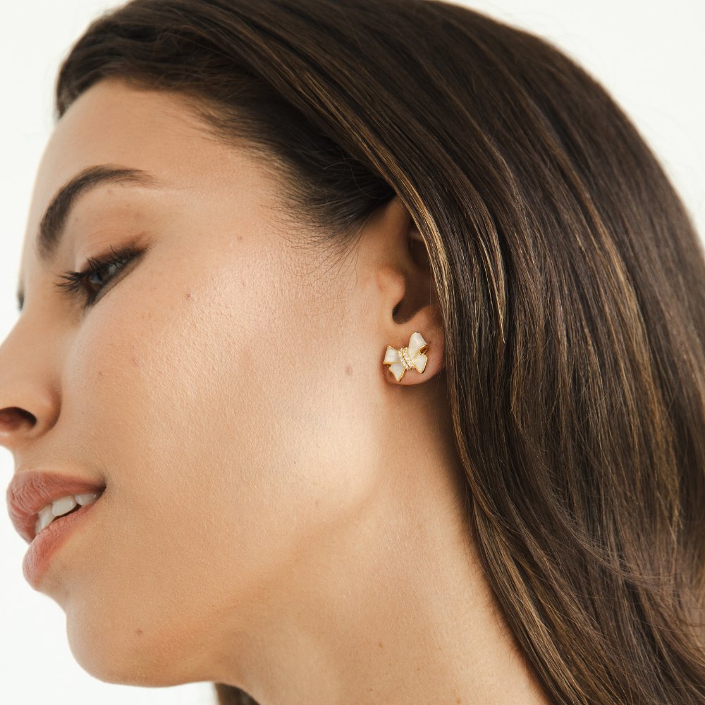 Elegant crystal earrings with a refined bow
