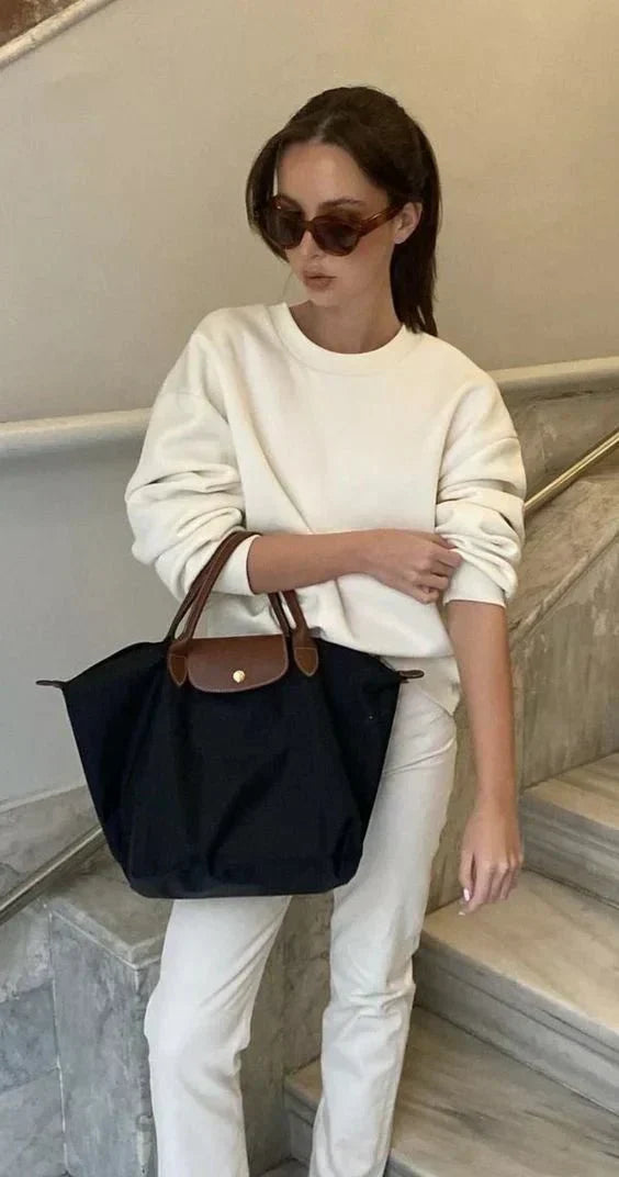 Elegant Women's Shoulder Bag with Adjustable Straps