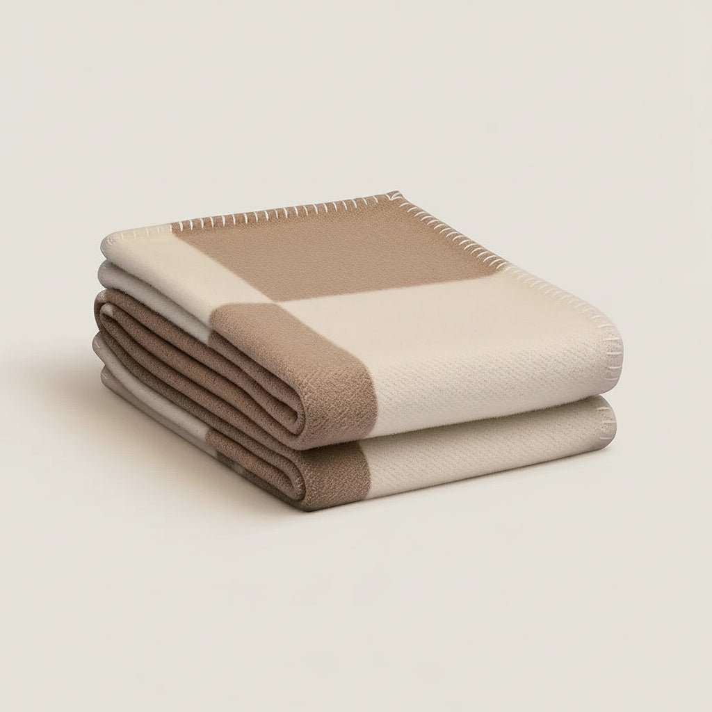 Elegant Wool and Cashmere Blanket for a Luxury Home