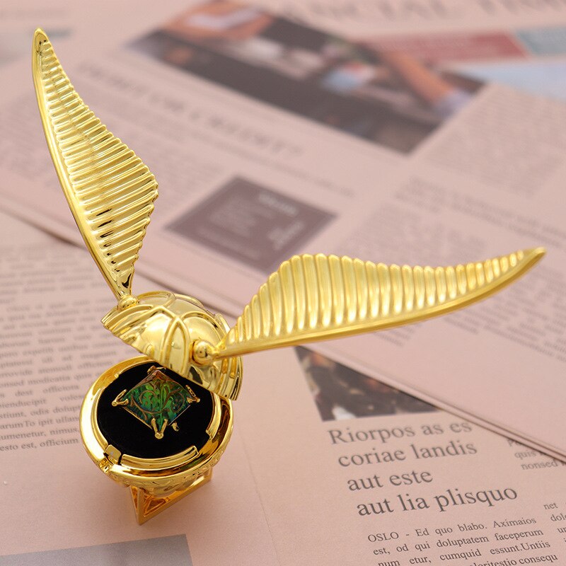 Ring Box with Golden Wings – Luxurious Portable Jewellery Case