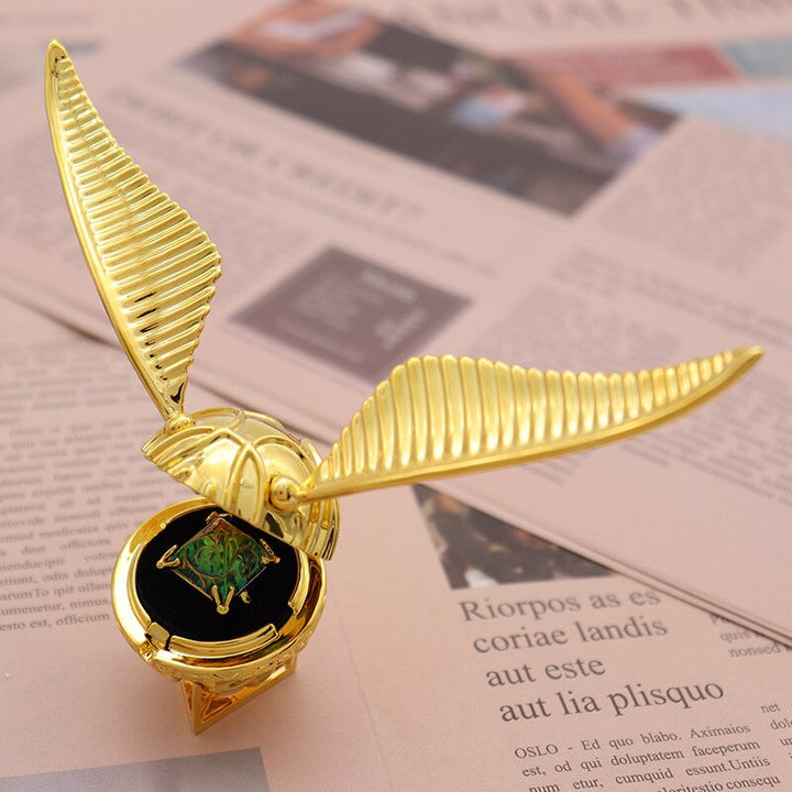Ring Box with Golden Wings – Luxurious Portable Jewellery Case