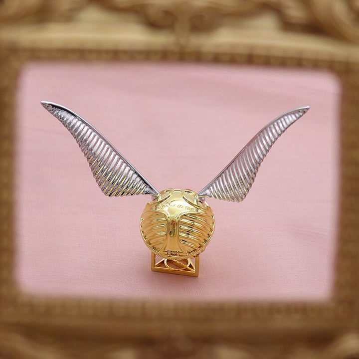 Ring Box with Golden Wings – Luxurious Portable Jewellery Case