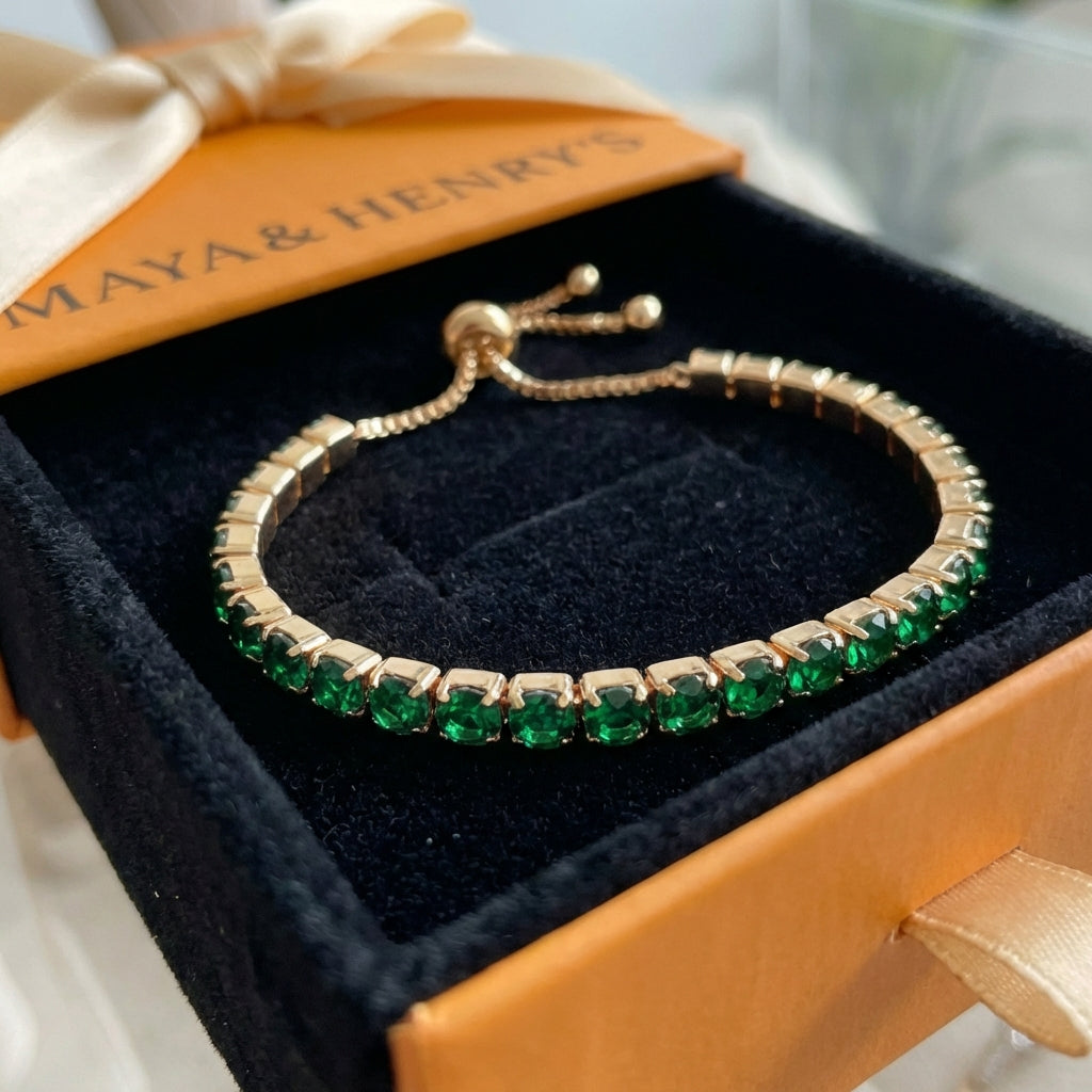 Refined Gold Bracelet with Subtle Details