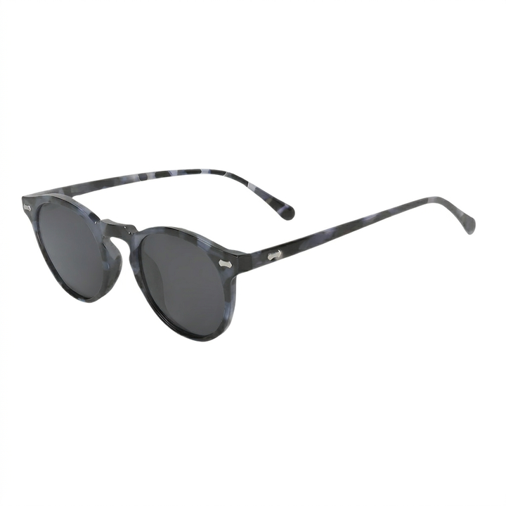 Old-School Chic Venetian Shades