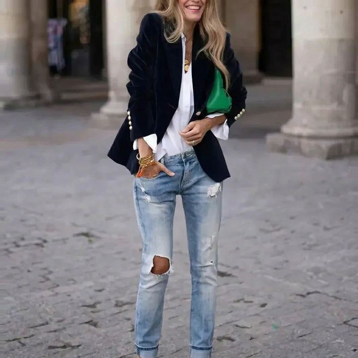 Elegant Women’s Blazer Jacket with Tailored Design