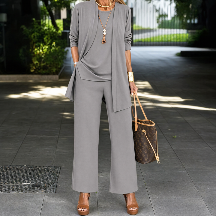 Elegant Three-Piece Pantsuit for Women Sophisticated & Versatile