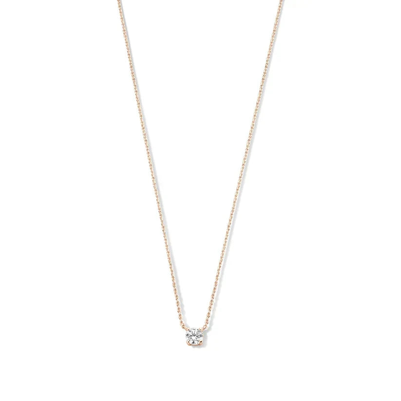 Elegant Gold Pendant with Moissanite