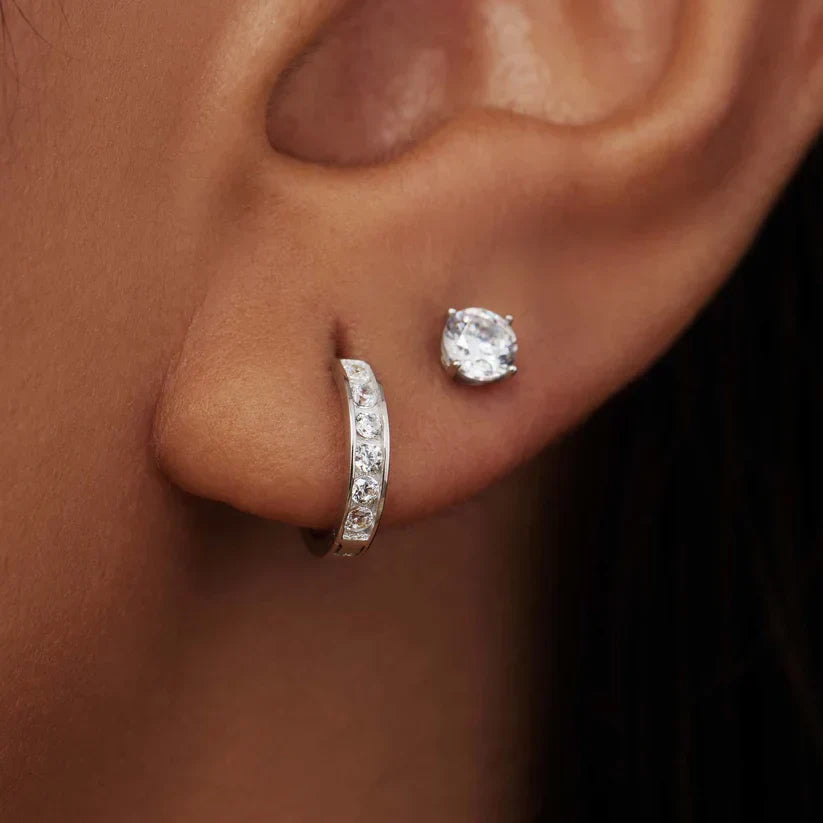 Elegant white gold earrings with sparkling stones