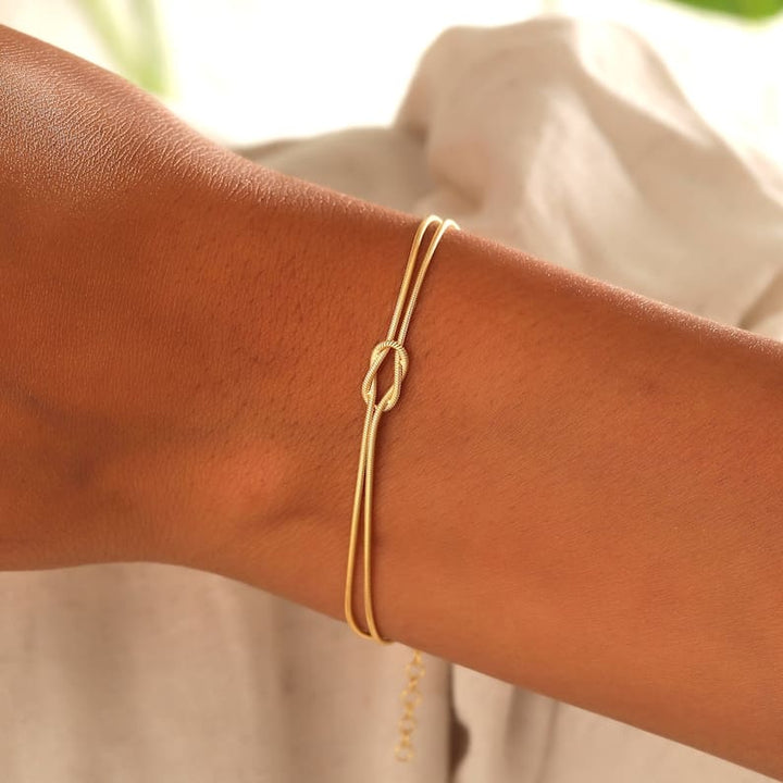 Elva Minimalist Knot Bracelet