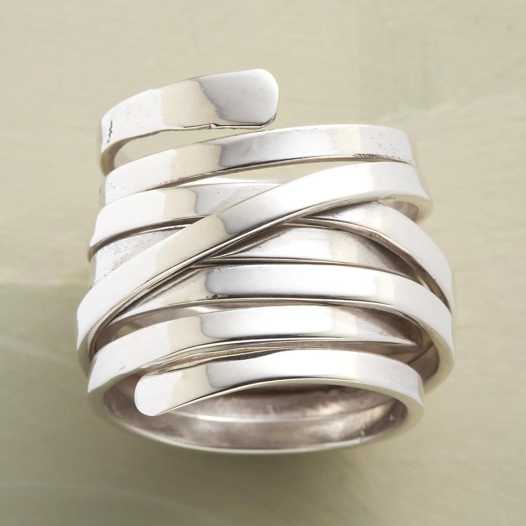 Elegant Silver Ring with Vintage Look