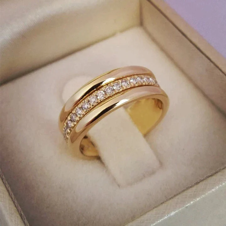 Elegant cubic zirconia ring with refined setting