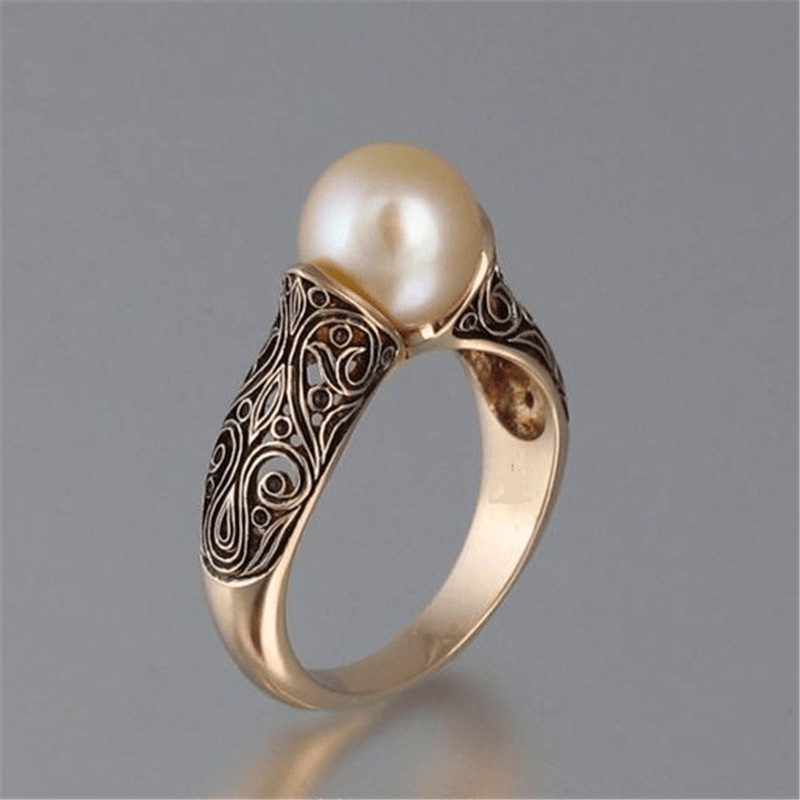 Retro Silver Ring with Refined Details
