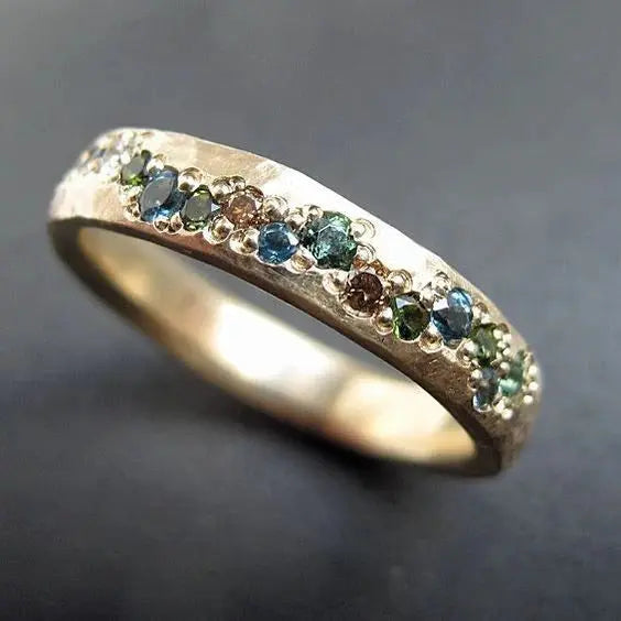 Elegant Gold Ring with Refined Details
