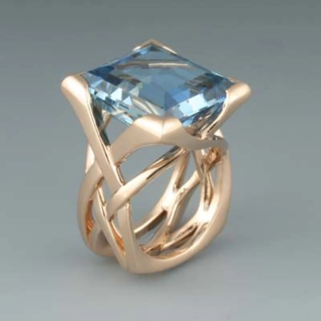 Elegant Rose Gold Ring with Cubic Zirconia Details
