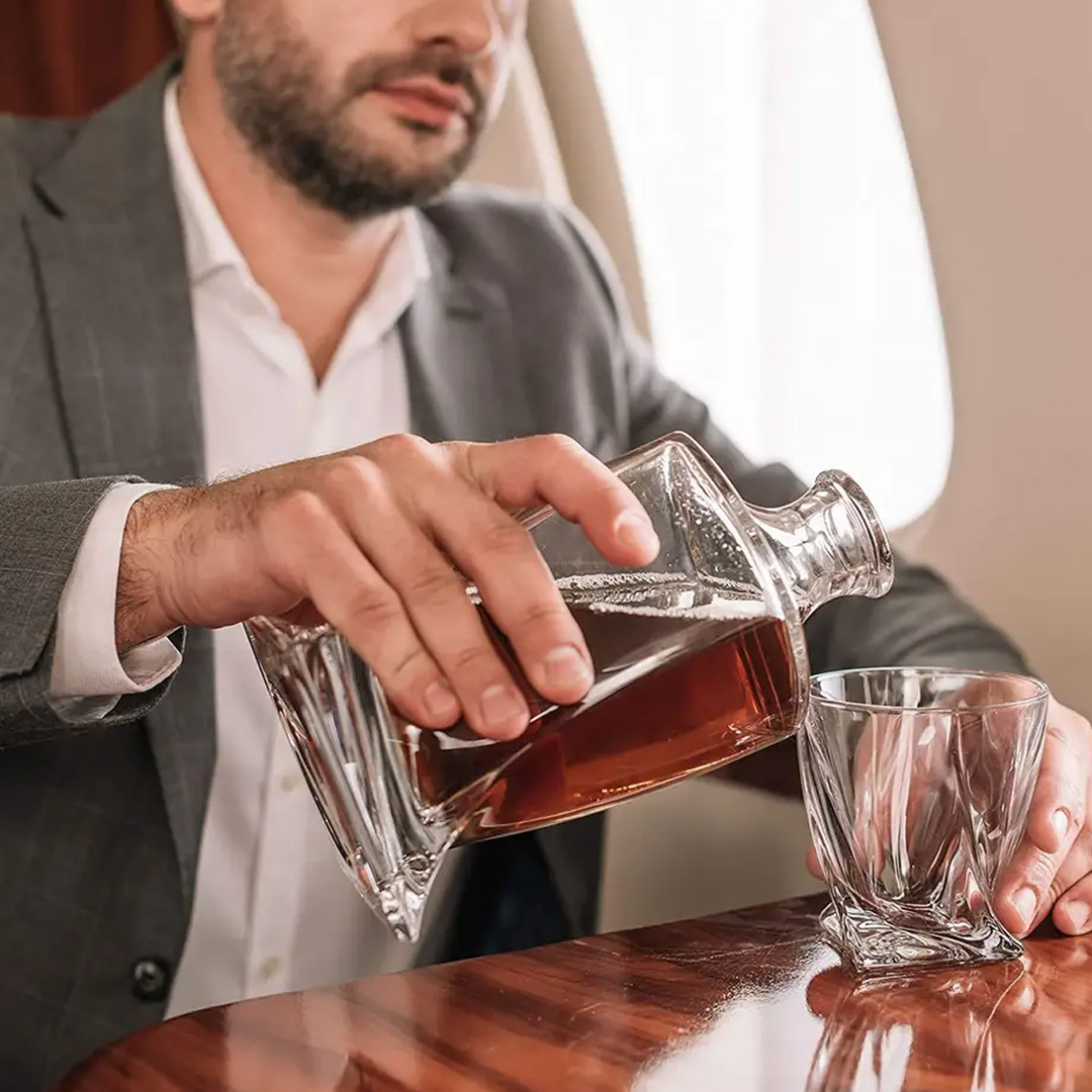 Luxury Crystal Decanter and Glass Set – WhiskeyWave