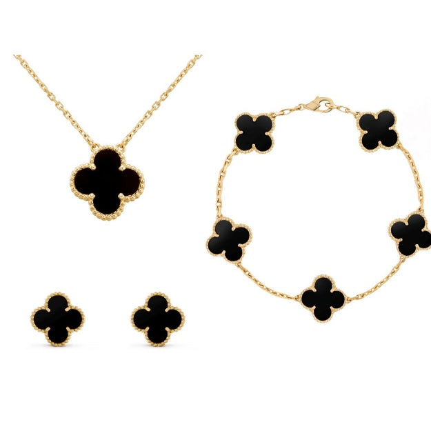 Clover Accessory Set in Elegant Style