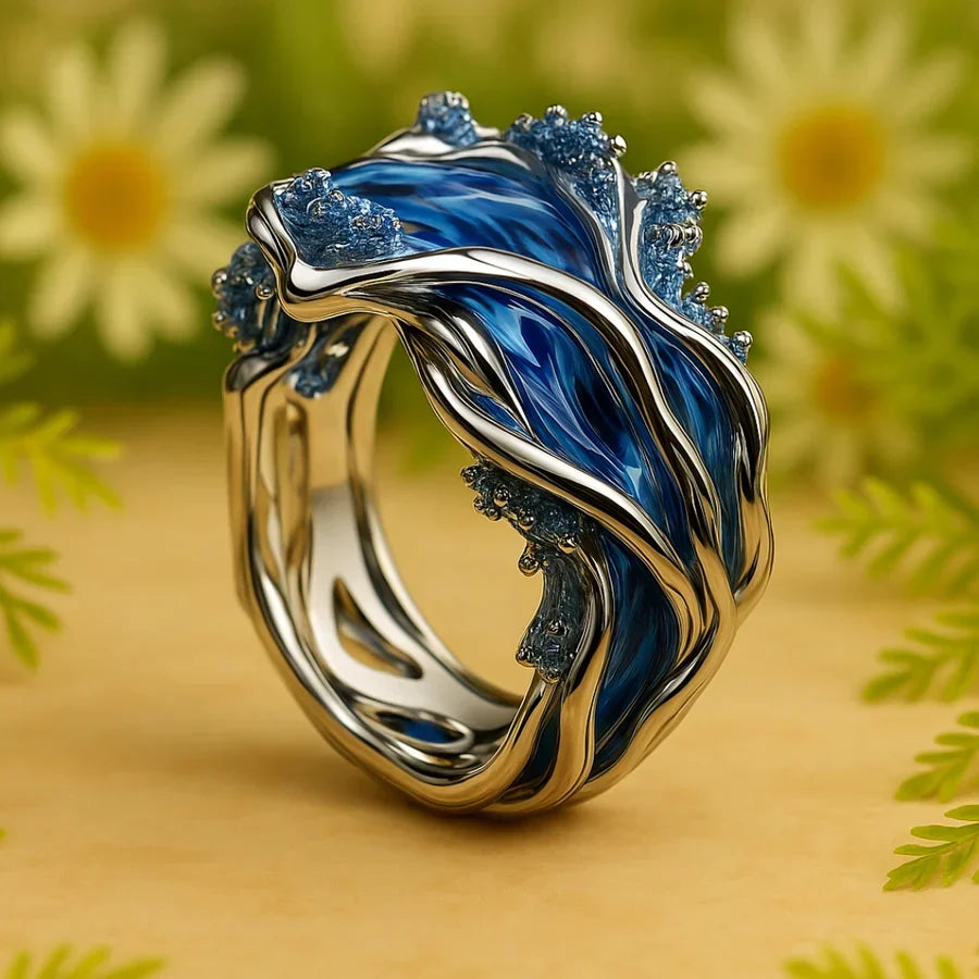 Elegant gold ring with wave motif