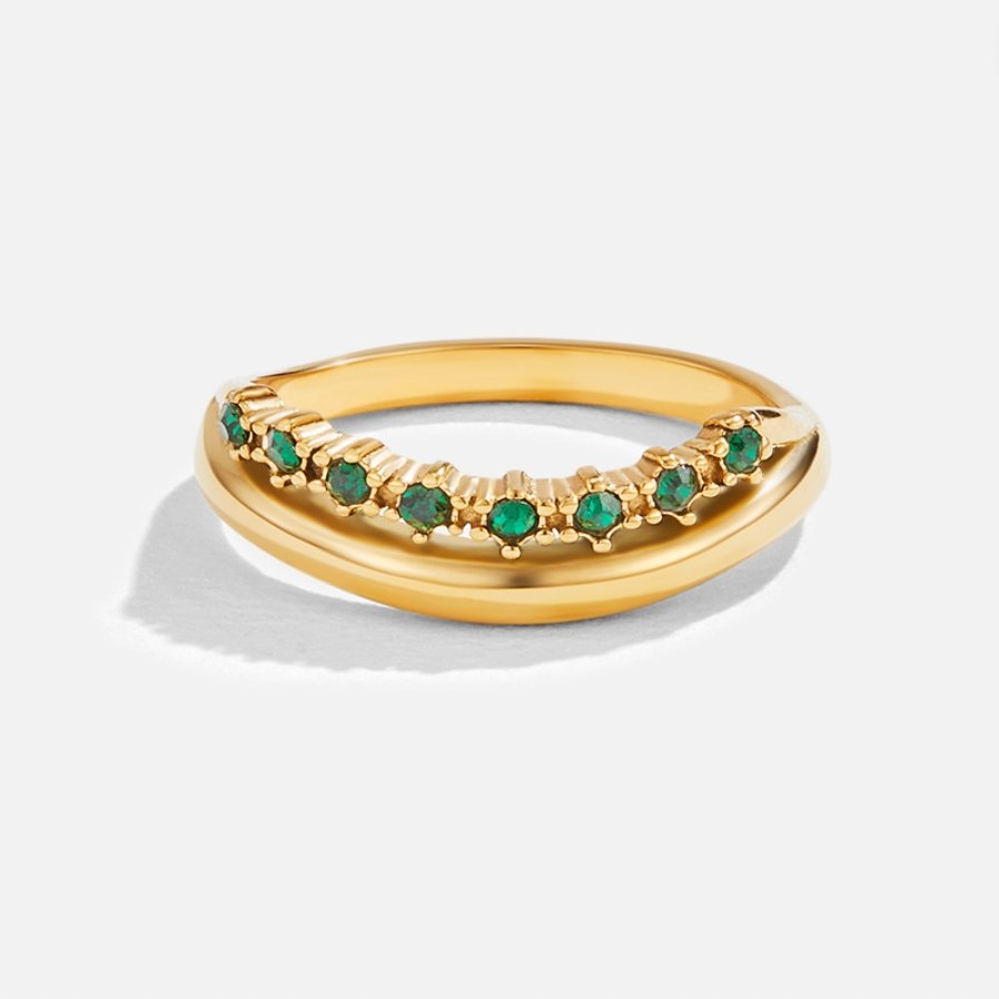 Layered ring in emerald green with refined finish