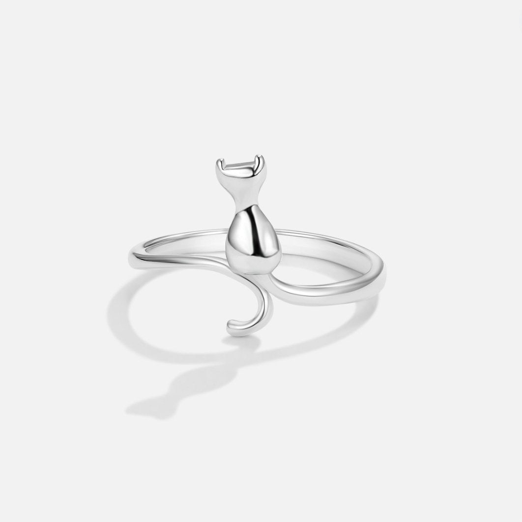 Elegant silver ring with star motif
