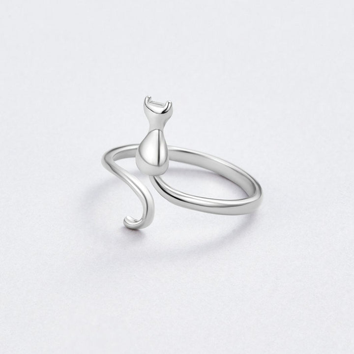 Elegant silver ring with star motif